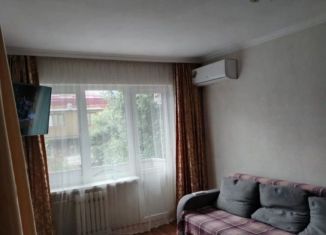 Продаю 1-комнатную квартиру, 30 м2, Беслан, улица Маркова, 24