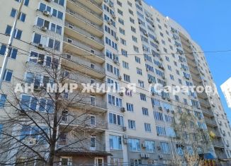 Сдаю в аренду 1-ком. квартиру, 52 м2, Саратов, Валовая улица, 2/10