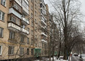 Продам многокомнатную квартиру, 58 м2, Москва, улица Фомичёвой, 7к2, метро Речной вокзал