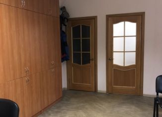 Продаю помещение свободного назначения, 54 м2, Кировск, улица Победы, 3