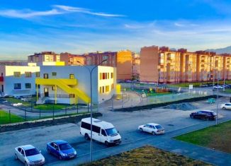 Продажа трехкомнатной квартиры, 100 м2, Владикавказ, улица Астана Кесаева, 39Б, 11-й микрорайон