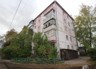 Продается трехкомнатная квартира, 55 м2, рабочий посёлок Калининец, Фабричная улица, 1