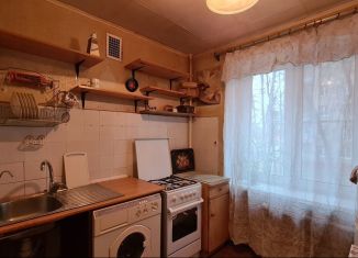 Сдается двухкомнатная квартира, 42 м2, Москва, улица Фабрициуса, 12, улица Фабрициуса
