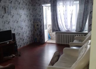 Продается 3-комнатная квартира, 62 м2, Новгородская область, улица 8 Марта, 56