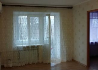 Сдаю 2-комнатную квартиру, 42 м2, Новочеркасск, улица Макаренко, 8Б