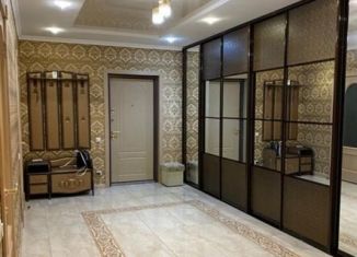 Сдается в аренду трехкомнатная квартира, 130 м2, Краснодарский край, улица Кирова, 30