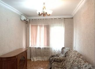 Сдам 2-ком. квартиру, 64 м2, Гудермес, улица Исаева, 5