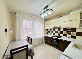 Продаю 3-комнатную квартиру, 64 м2, Аксай, Садовая улица, 20к2