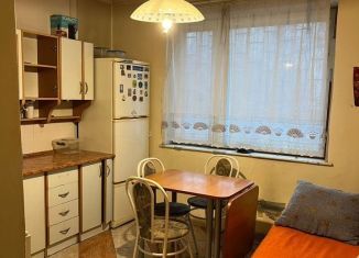 Сдается трехкомнатная квартира, 74 м2, Москва, улица Академика Анохина, 30к4, метро Озёрная