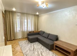 Сдаю 3-комнатную квартиру, 50 м2, Нальчик, улица Суворова, 21