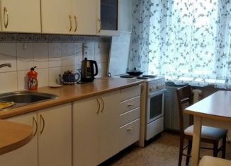 Сдается в аренду четырехкомнатная квартира, 85 м2, Тольятти, улица Ворошилова, 34