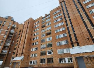 Продаю 3-ком. квартиру, 60 м2, Кирово-Чепецк, улица Ленина, 2к1