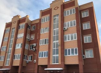 Продается трехкомнатная квартира, 107.2 м2, Орск, улица Макаренко, 24