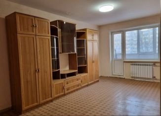 Продается 3-ком. квартира, 58.3 м2, Абакан, Аскизская улица, 174