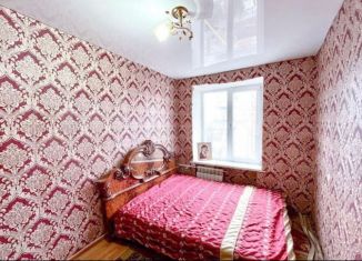 Сдаю 3-ком. квартиру, 5000 м2, Таганрог, улица Москатова, 1