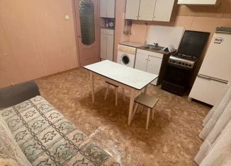 Сдам в аренду 1-комнатную квартиру, 40 м2, Киров, улица Правды, 5А, Октябрьский район