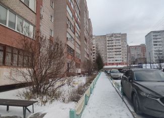 Продажа трехкомнатной квартиры, 72 м2, Киров, улица Воровского, 120