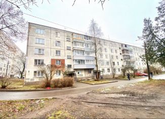 Продам 2-комнатную квартиру, 42 м2, Ленинградская область, 5-й микрорайон, 8