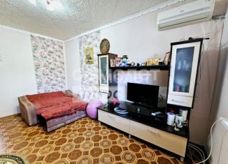 Продаю 2-ком. квартиру, 40 м2, Астраханская область, Аэродромная улица, 16