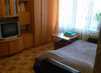 Сдам в аренду 1-ком. квартиру, 30 м2, Нижнекамск, улица Тукая, 17