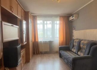 Продам 1-ком. квартиру, 35 м2, Адыгейск, улица Мира, 6