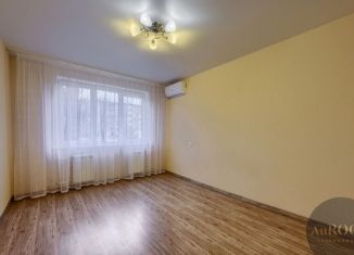 Продаю двухкомнатную квартиру, 54 м2, Волжский, улица Александрова, 23