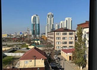 Продам 3-комнатную квартиру, 65 м2, Чечня, улица Сафонова, 26