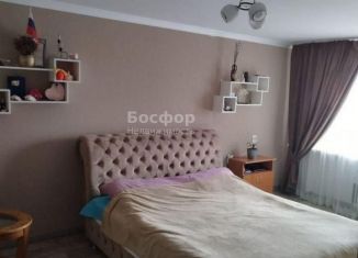 Продаю 3-комнатную квартиру, 60.9 м2, Судак, улица Гагарина, 6