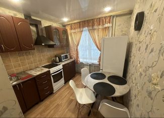 Сдам в аренду 2-ком. квартиру, 44 м2, Черемхово, улица Белинского, 13