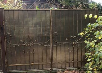 Сдам машиноместо, 10 м2, Ялта, Садовая улица, 24