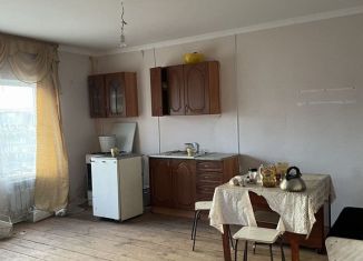 Продается четырехкомнатная квартира, 80 м2, Оренбургская область, Центральная улица, 1