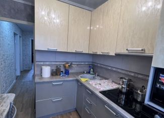 Продается трехкомнатная квартира, 61 м2, Черногорск, улица Генерала Тихонова, 27