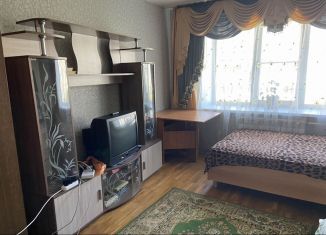 Сдам в аренду 2-ком. квартиру, 50 м2, Людиново, улица Маяковского, 8