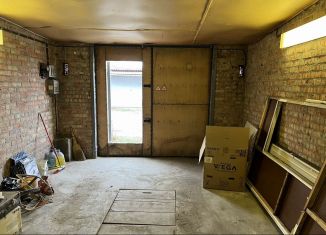 Продам гараж, 30 м2, Азов, Инзенская улица, 8