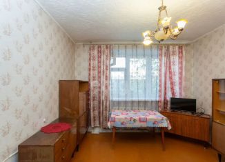 Продаю 2-ком. квартиру, 50 м2, Тобольск, Уватская улица, 8