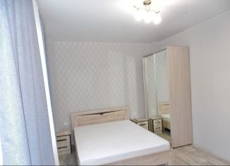 Сдаю 1-комнатную квартиру, 35 м2, Ялта, улица Кривошты, 2