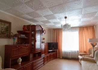 Продается 3-ком. квартира, 55 м2, Удмуртия, улица Азина, 144