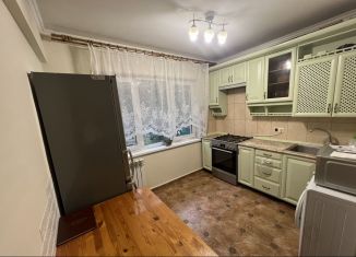 Сдам в аренду 2-комнатную квартиру, 50 м2, Сочи, Красноармейская улица, 17