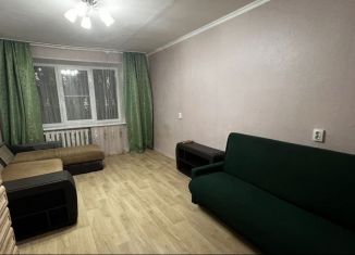 Сдам в аренду 2-ком. квартиру, 56 м2, Кингисепп, улица Воровского, 3