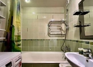 Сдается в аренду 2-ком. квартира, 60 м2, Москва, Чертановская улица, 11к2, метро Чертановская