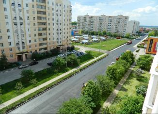 Продается 2-комнатная квартира, 50 м2, Строитель, улица Жукова, 5