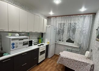 Сдача в аренду трехкомнатной квартиры, 68 м2, Тюмень, улица Газовиков, 3