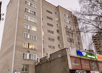 Продается 4-комнатная квартира, 76.9 м2, Киров, улица Лепсе, 54