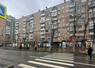 Сдам торговую площадь, 15 м2, Москва, улица Юных Ленинцев, 3, ЮВАО