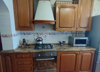 Аренда 3-комнатной квартиры, 56 м2, Оренбург, улица Чкалова, 56