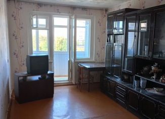 Продажа 2-комнатной квартиры, 50 м2, Магнитогорск, улица Тевосяна, 15