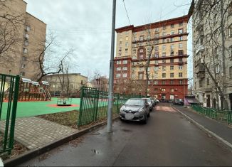 Продаю квартиру студию, 10 м2, Москва, Космодамианская набережная, 4/22А, метро Новокузнецкая