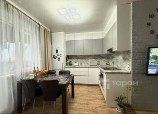 Продажа 2-ком. квартиры, 56 м2, Челябинск, улица Хариса Юсупова, 70А, Курчатовский район