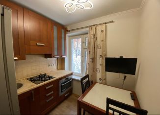 Сдаю 3-ком. квартиру, 54 м2, Москва, улица Коштоянца, 3