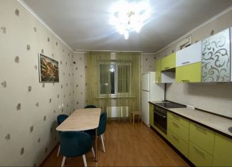 Аренда двухкомнатной квартиры, 75 м2, Краснодарский край, улица Карякина, 9